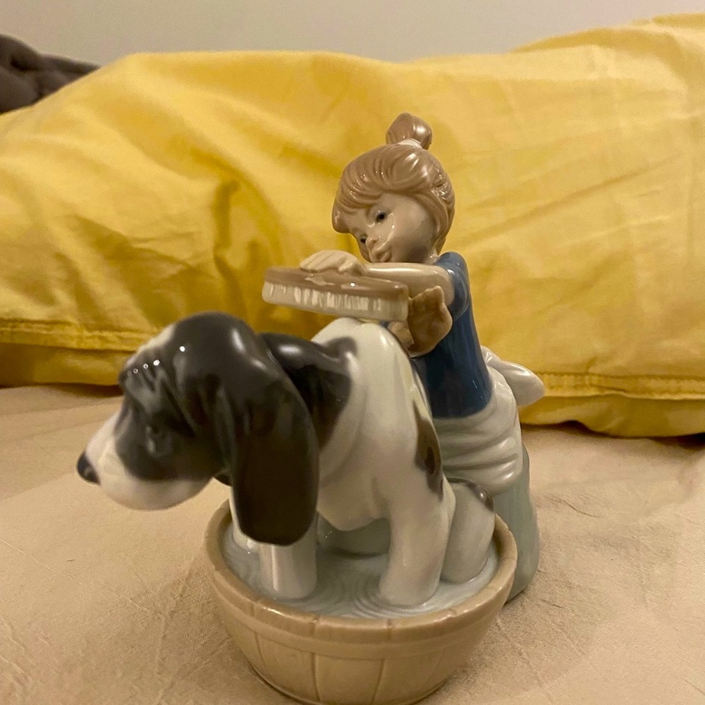 (NO.2) lladro figurines with box! Almost new